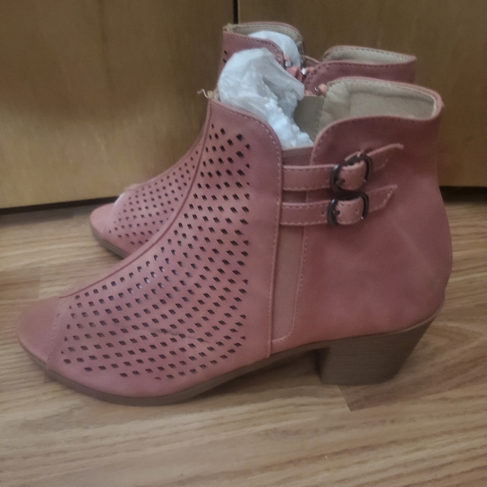 NWOB Pink Journee Open Toe Booties 10